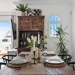 Chic Retreat With A Spacious Garden, Near Burriana Beach