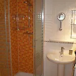 Apartamentos Abril