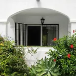 Apartamentos El Califa