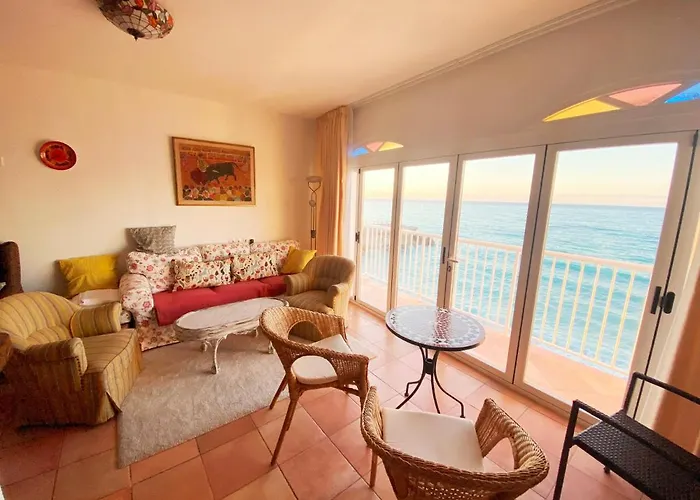 Apartment Over Torrecilla Beach Promenade