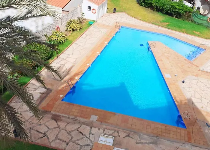 Bright Studio With Pool, Torrecilla Beach