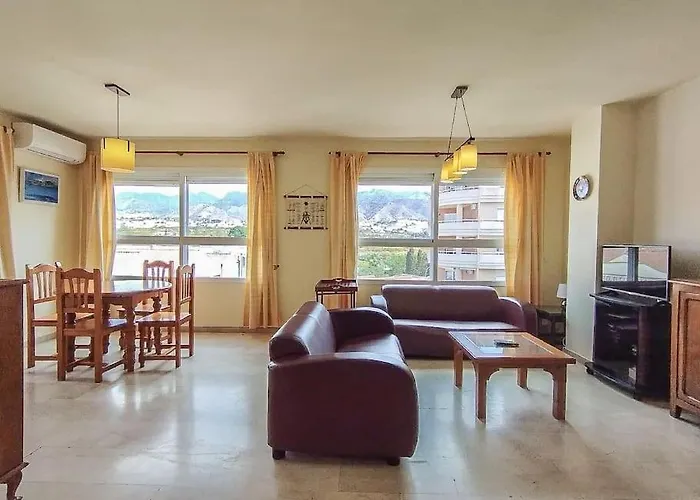 Spacious 4 Bedroom With Parking In Town Centre, Nerja