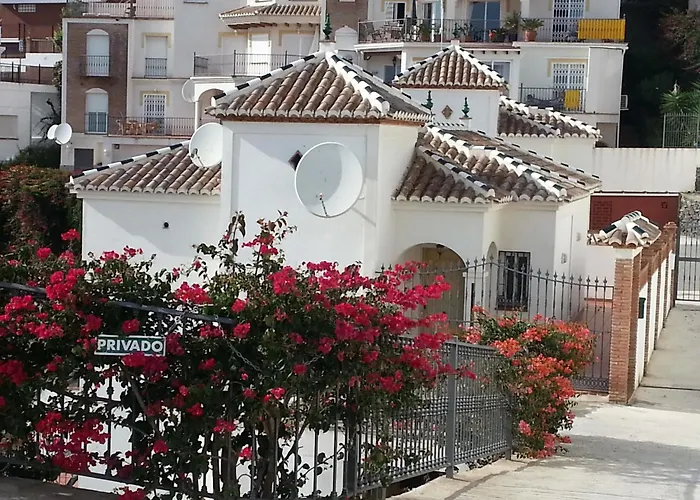 5 Bed Family Villa With Pool