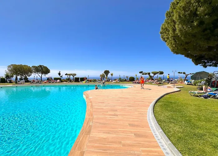 Hibiscos Seaview Terrace By Casasol