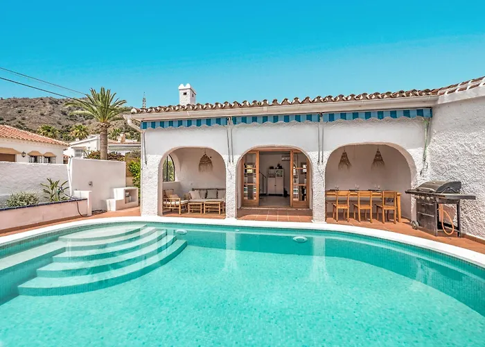 Villa In Mediterranean Style With Private Pool