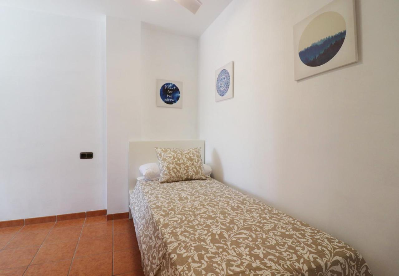 Sanjuan18 With Hot Tub Spainsunrentals 1155