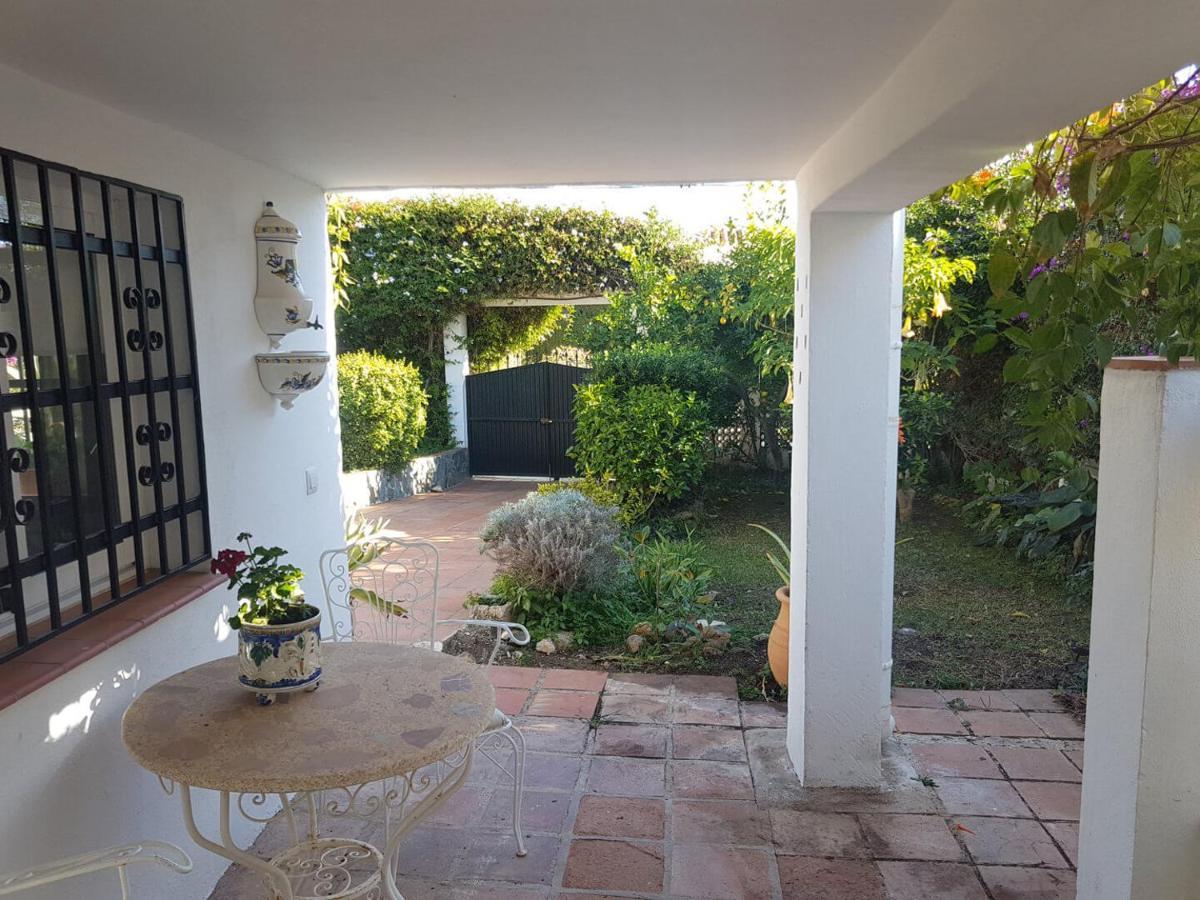 Bonita En Casa Palomas