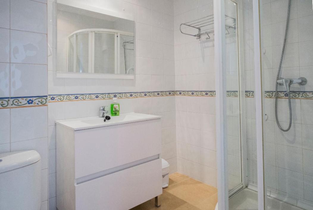 First Line With Two Bedrooms And Sea View *