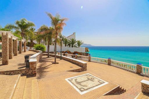 2 Bedroom Calle Carabeo, Free Wi-fi Nerja