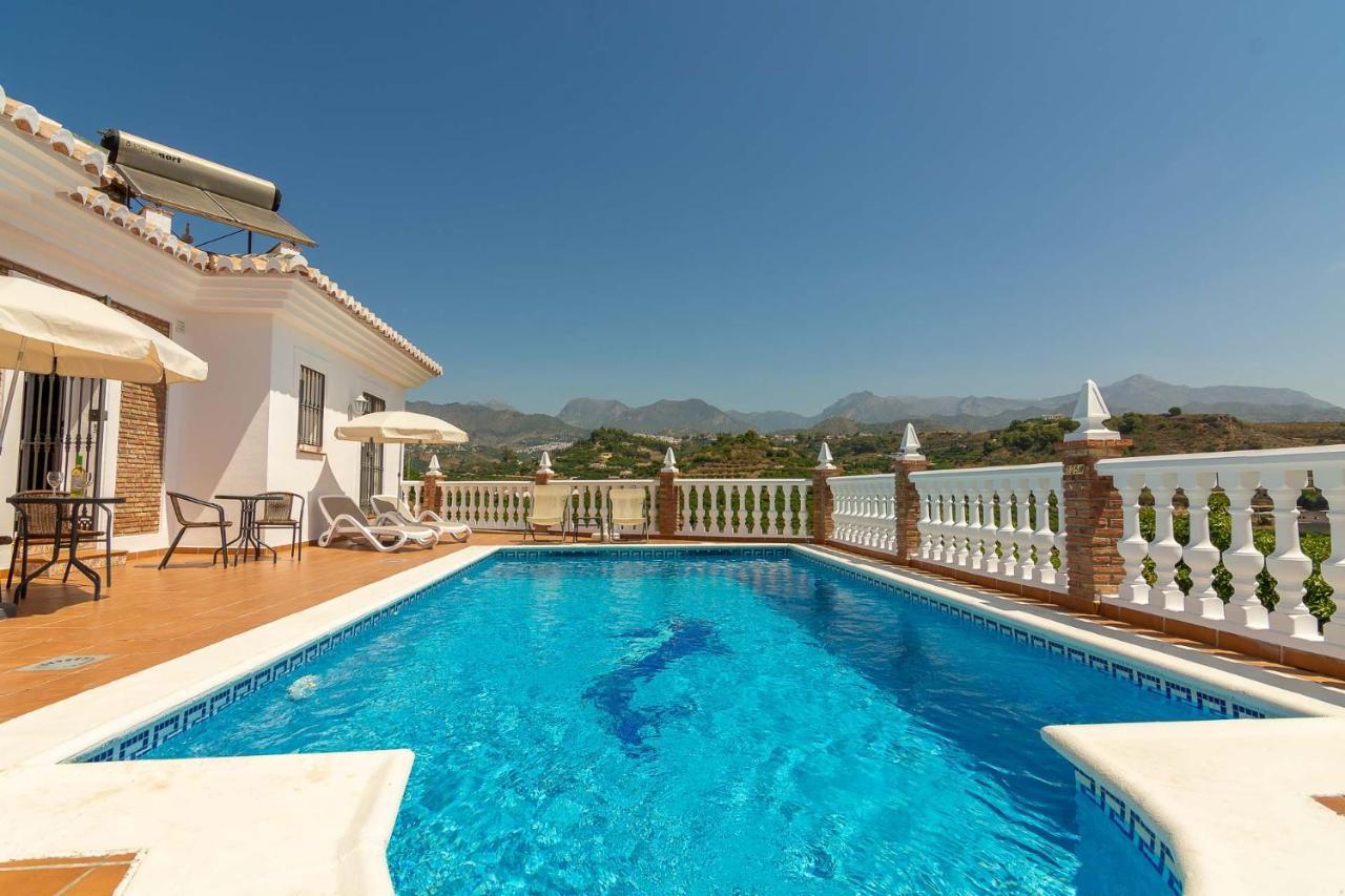 Andalucia: Cerca De Todo, Intimidad Y Espacio Villa Nerja