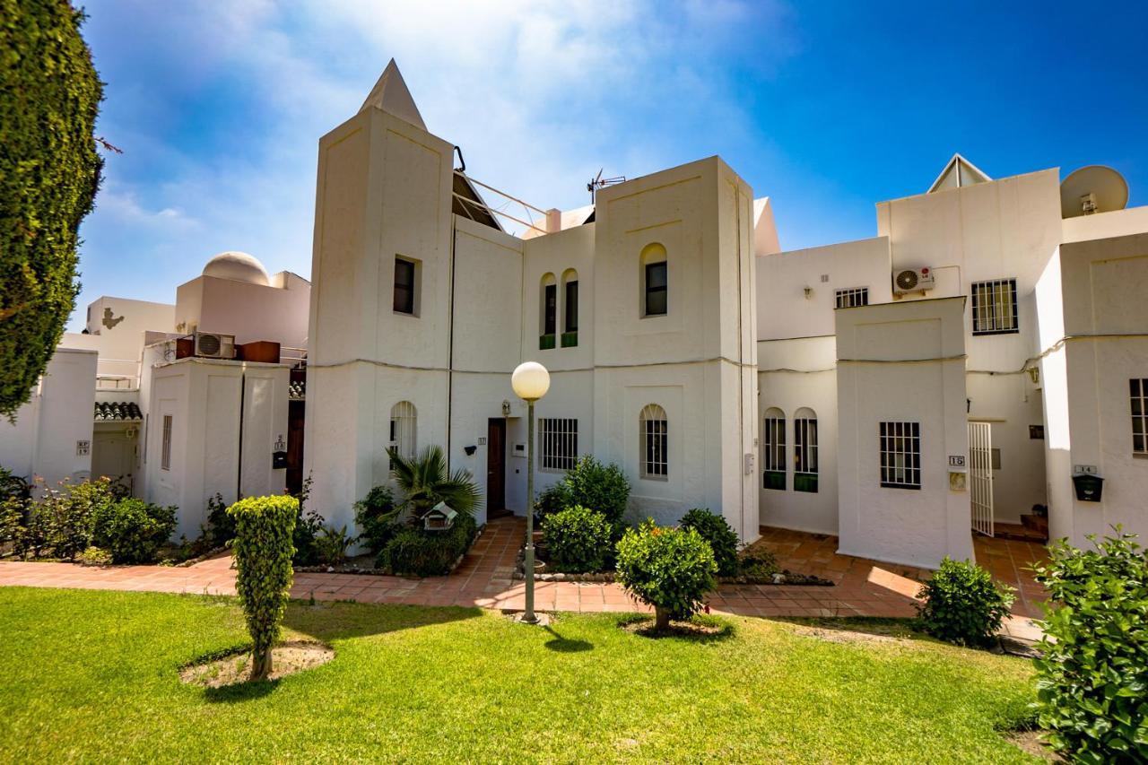 Urb. Alhambra Ii 15 *