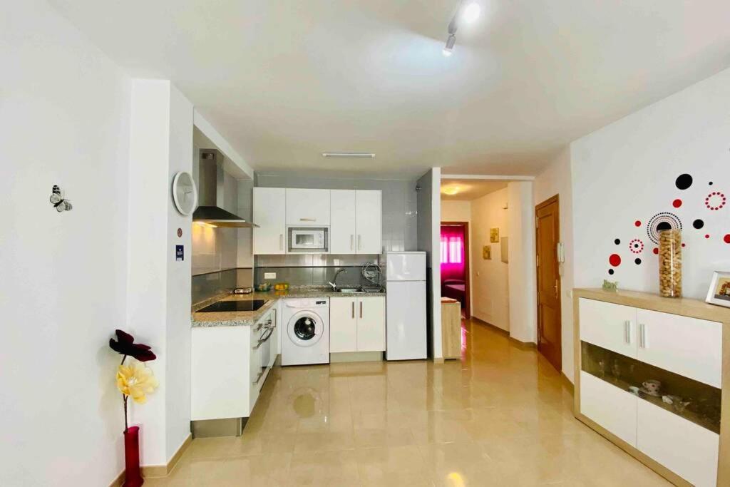 “smile Nerja” Chic With Wifi, 4 Guests Apartamento *