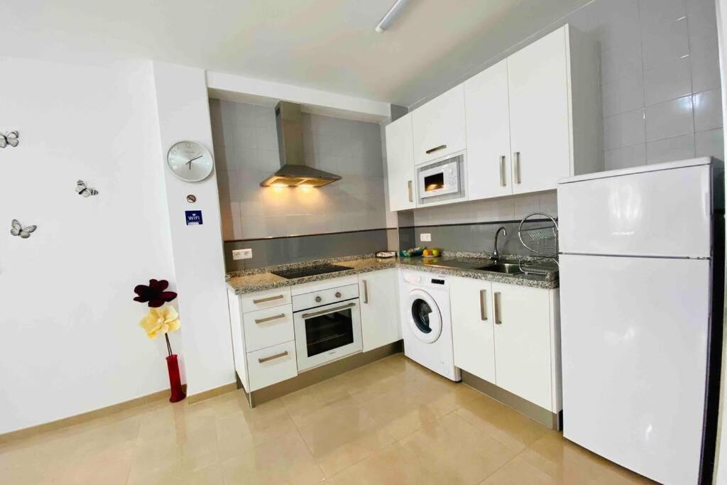 “smile Nerja” Chic With Wifi, 4 Guests * Nerja