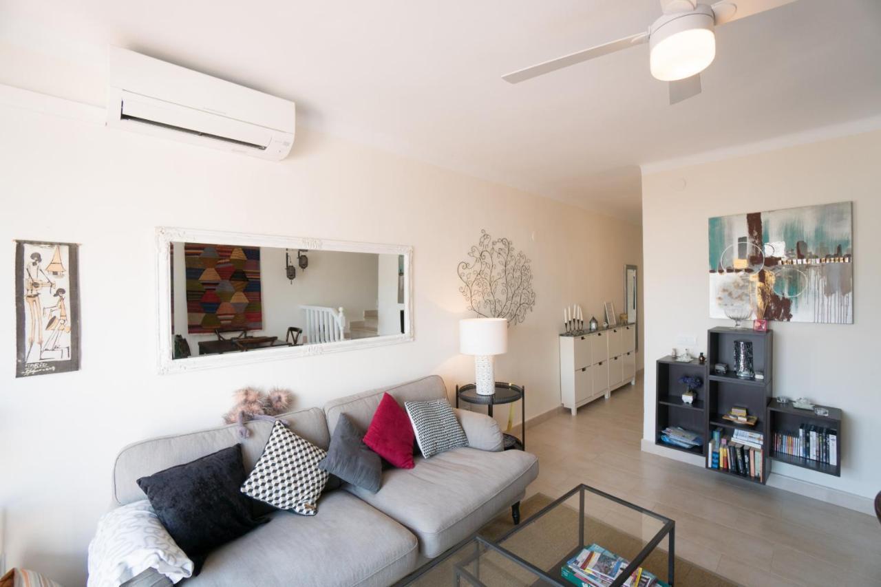 Urb. La Hacienda, 16 Apartment *