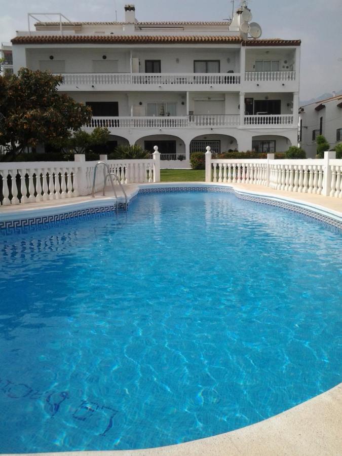 Urb. La Hacienda, 16 Apartment *
