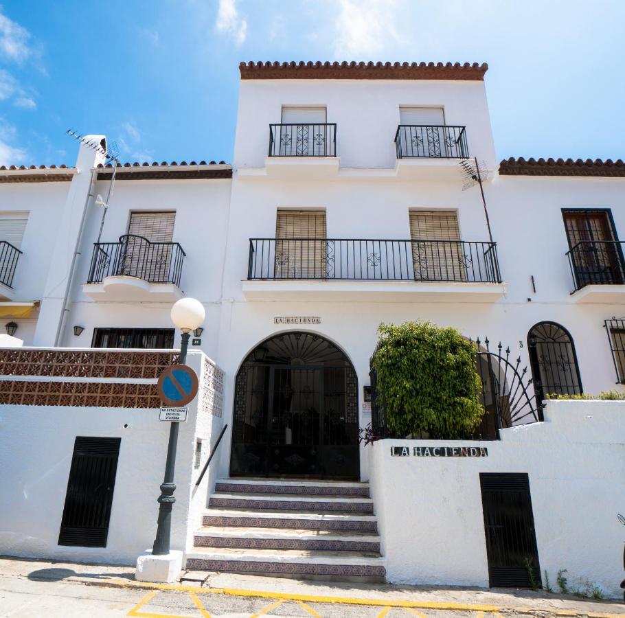 Urb. La Hacienda, 16 Apartment *
