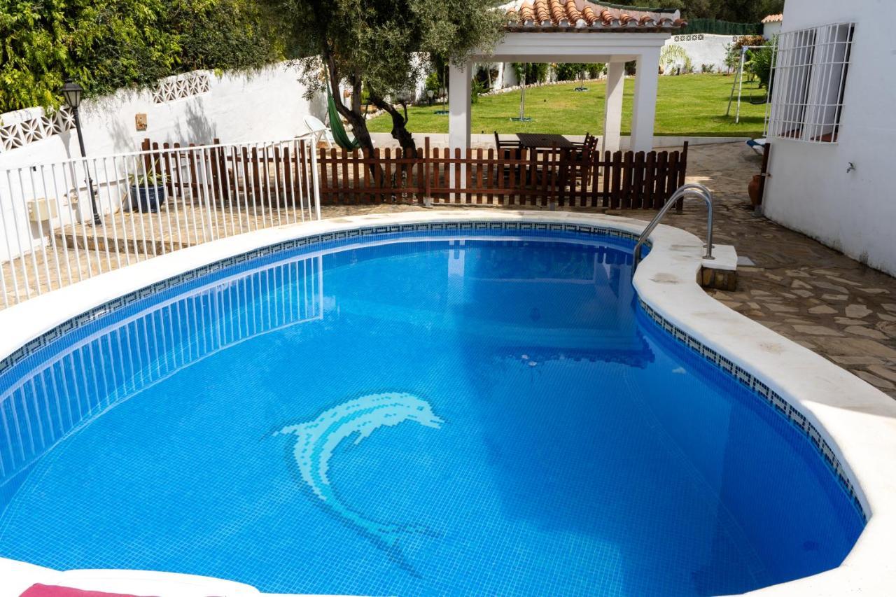 Villa With Private Pool & Large Private Garden