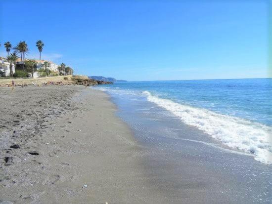 1 Bedroom Beachfront At Torecilla Apartamento *