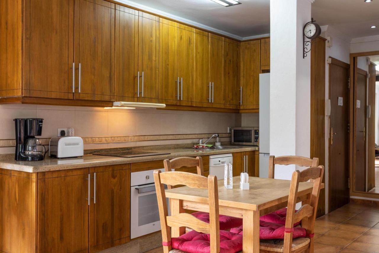 Two Bed Near Burriana Apartment *