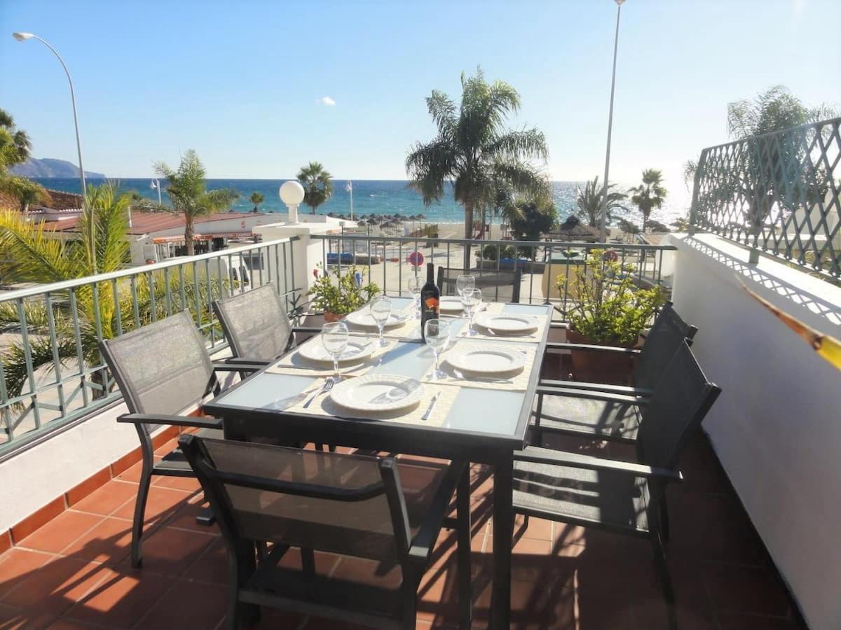 3 Bedroom Beach Frontline Apartment With Parking * Nerja