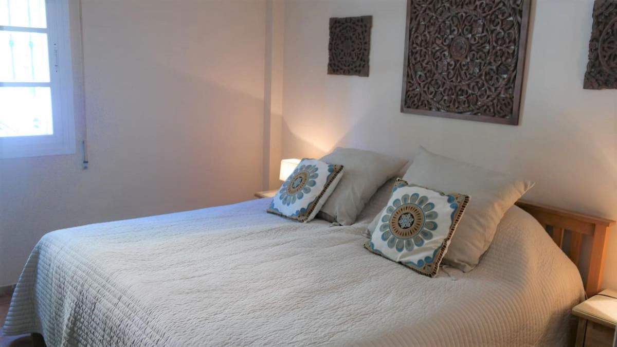 3 Bedroom Beach Frontline Apartment With Parking Apartamento *