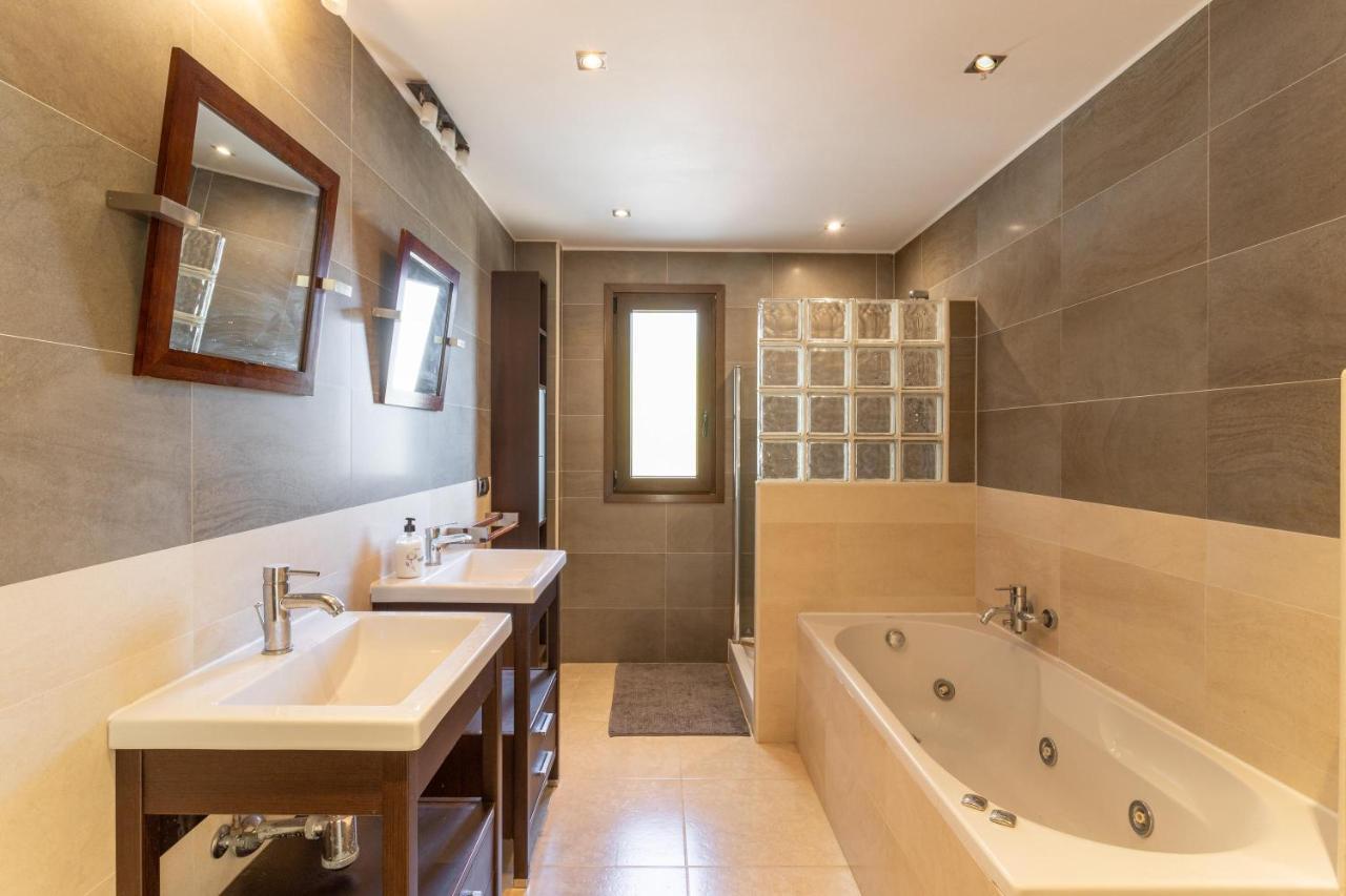 In La Herradura Villa Nerja