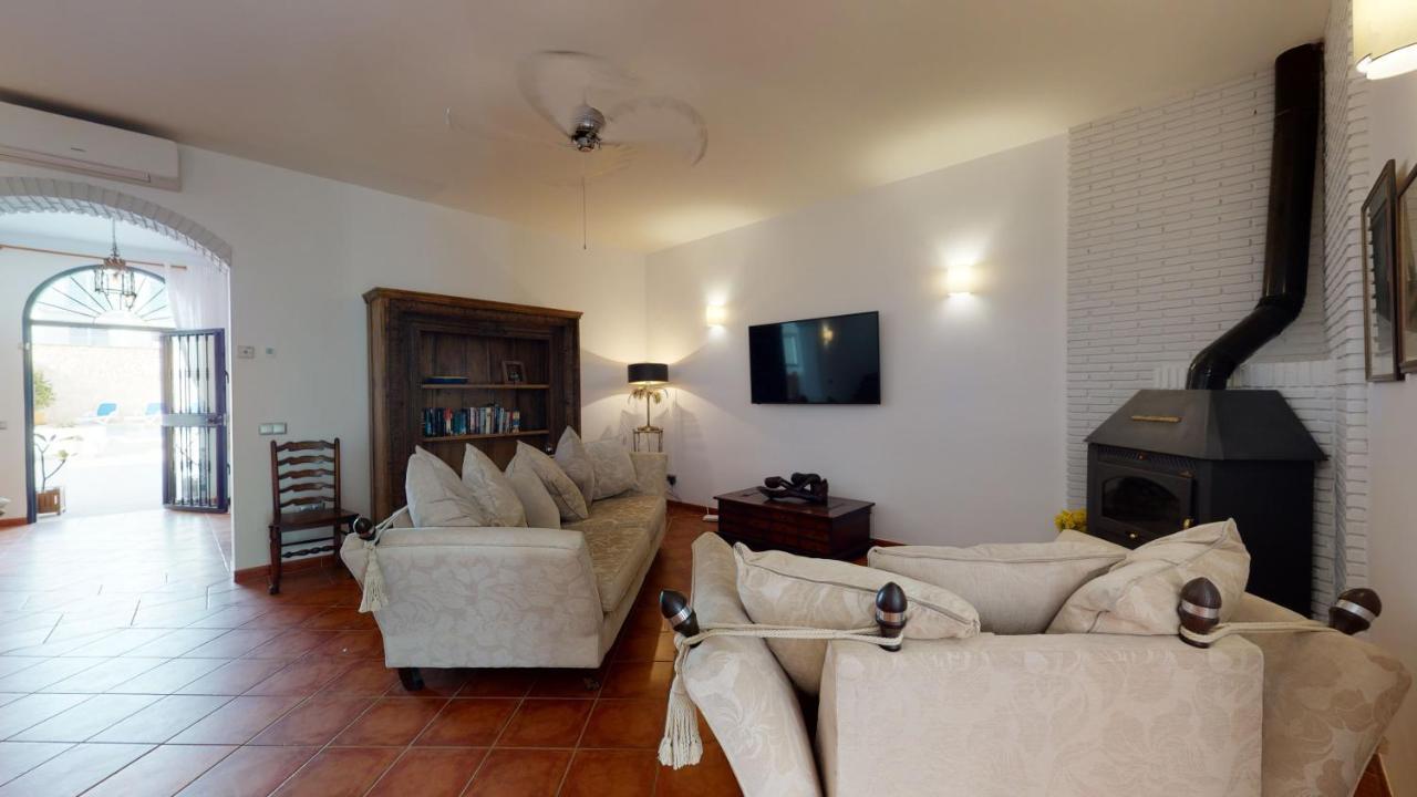 Casa de férias Luxury 5 Bed House Private Pool And Sea View Nerja