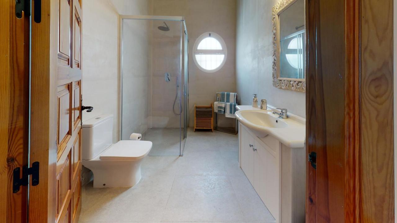 Luxury 5 Bed House Private Pool And Sea View *