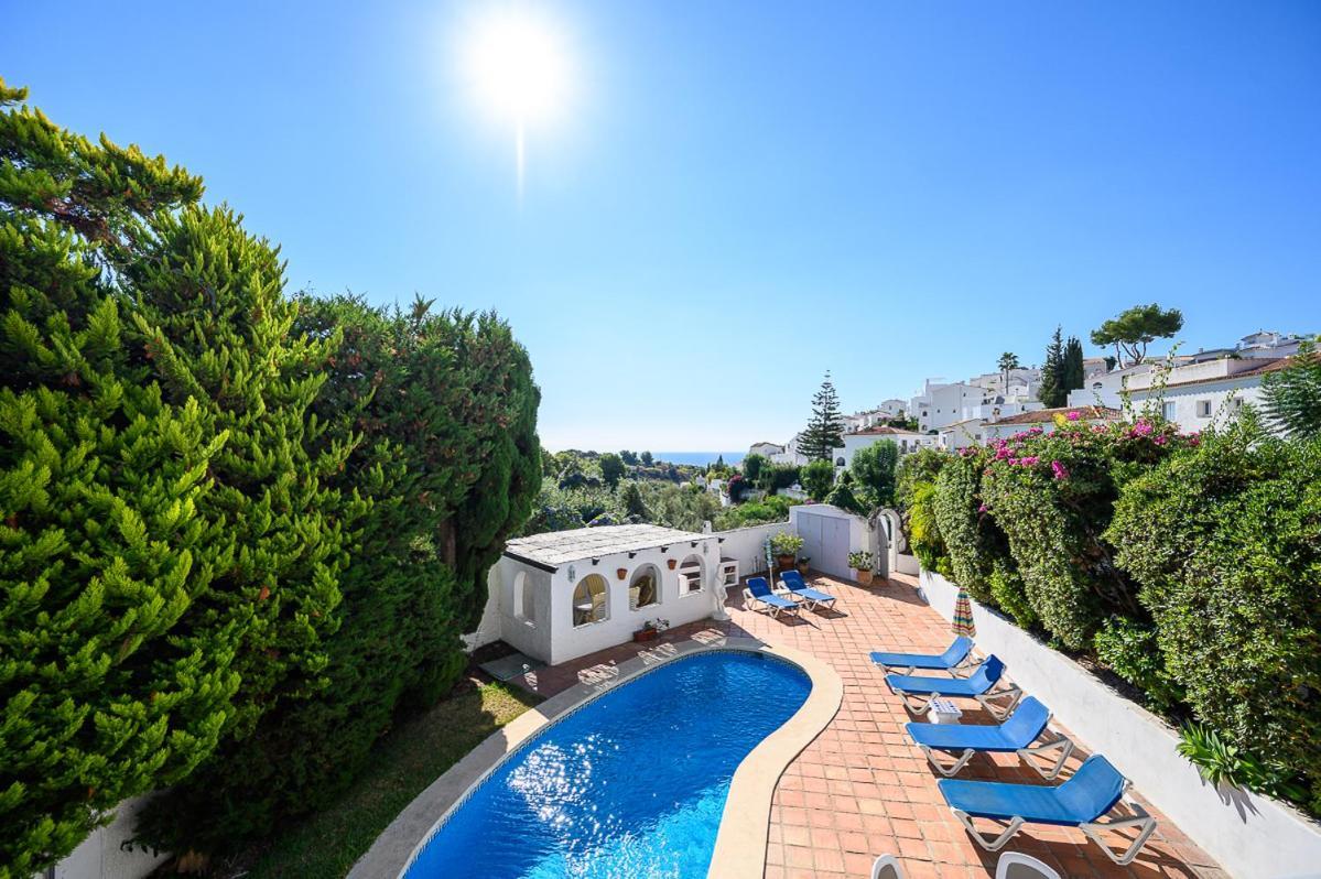 Chimenea With Pool And Lovely Garden Villa