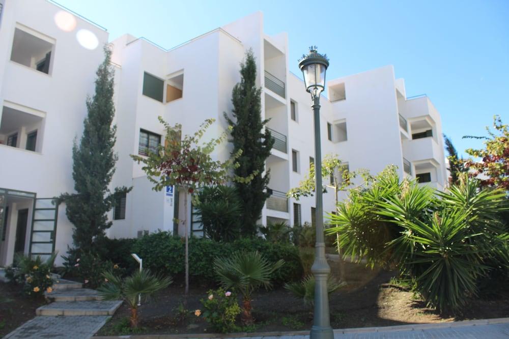 De 2* Nerja