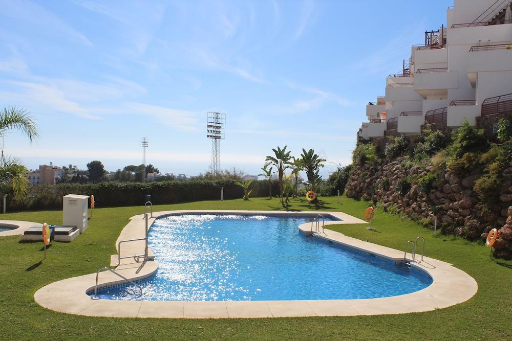 De 2* Nerja
