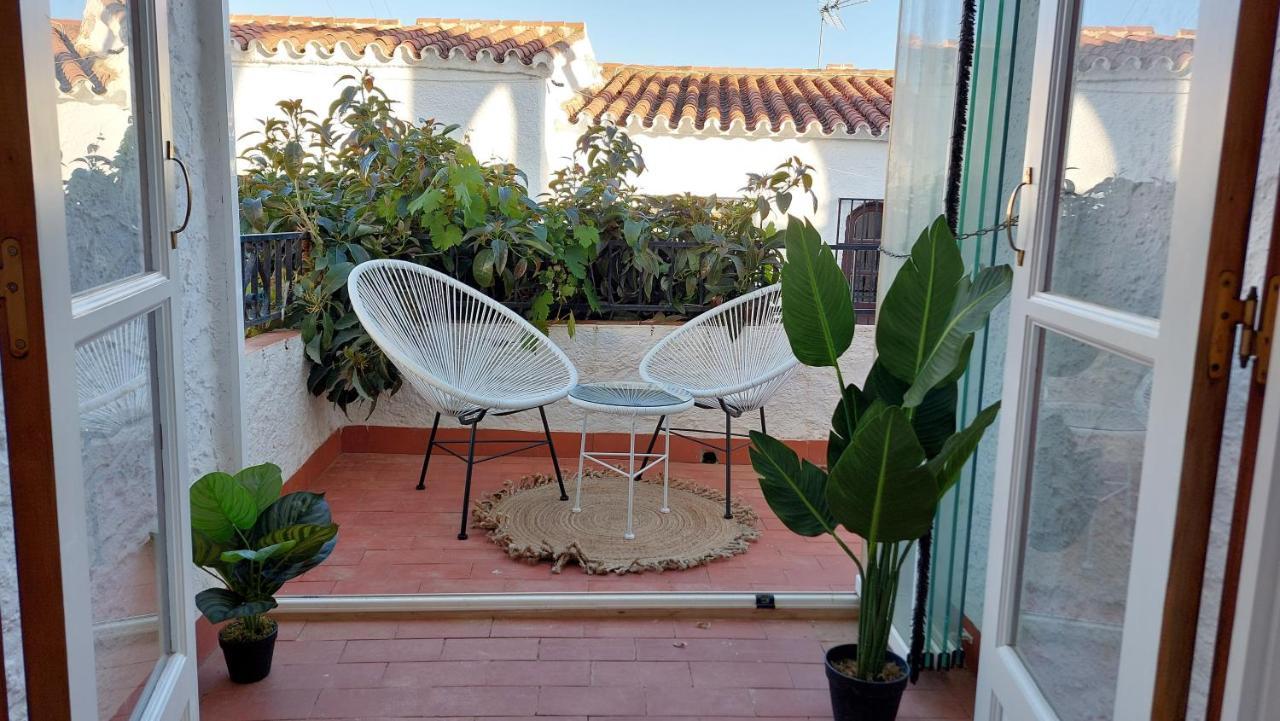 New Boho With Balcony, Private Garden And Communal Pool Сasa de vacaciones