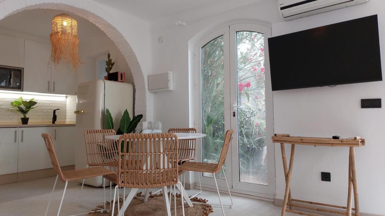 Casa de férias New Boho With Balcony, Private Garden And Communal Pool Nerja