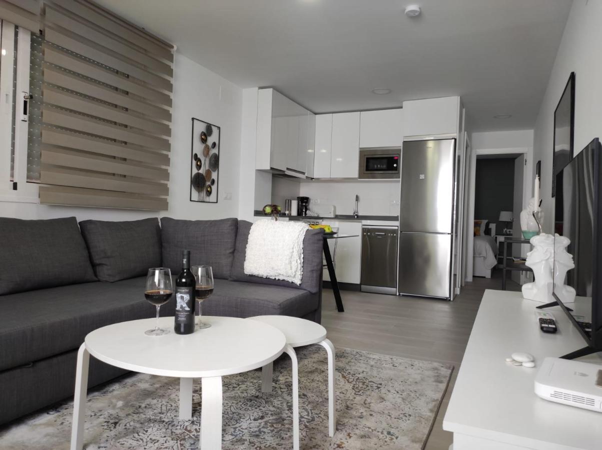1 Bedroom Beachfront At Torecilla * Nerja
