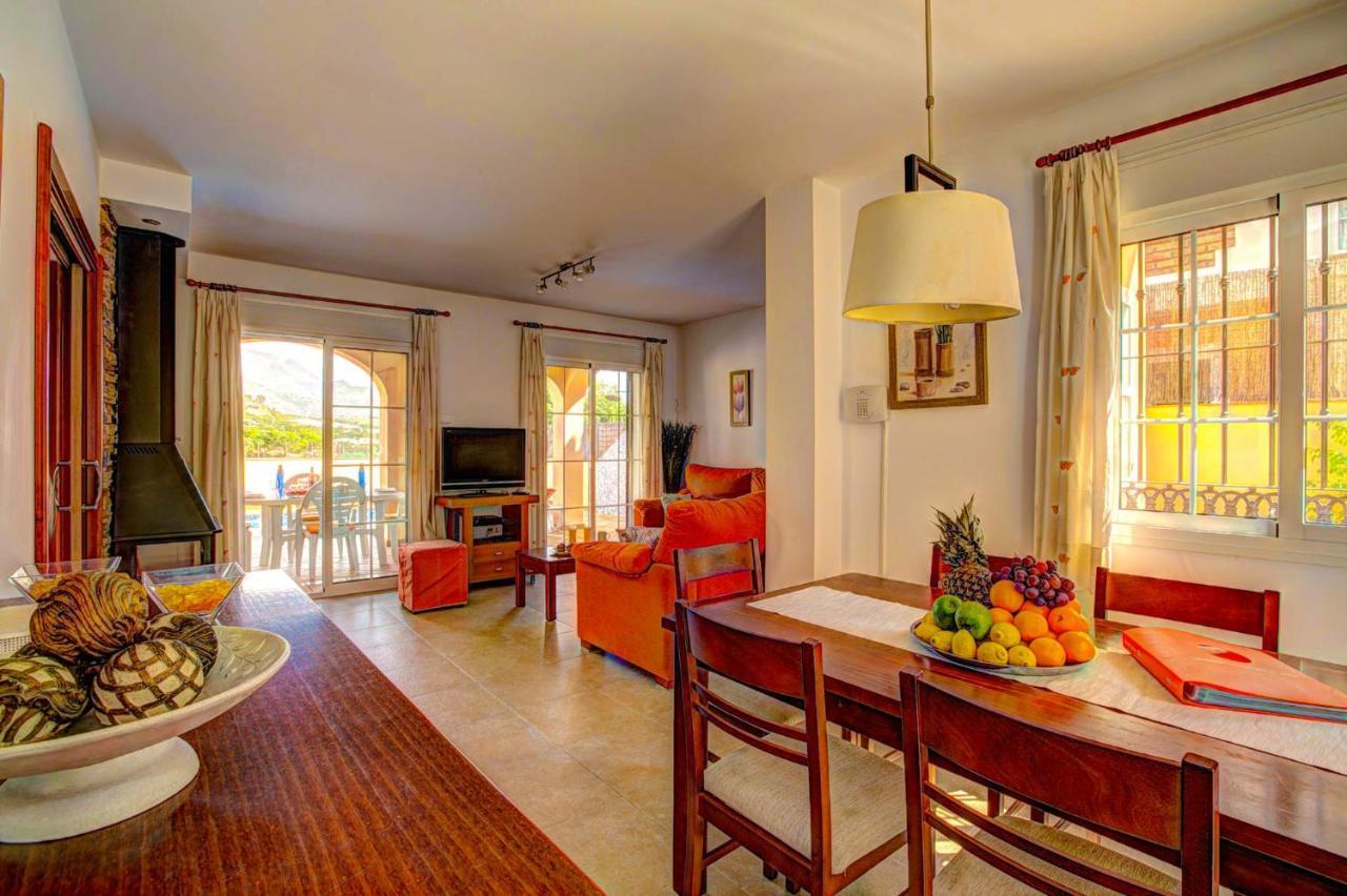 Reyes Villa