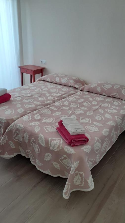 Apartamento Amplío Piso Al Lado De La Playa En *