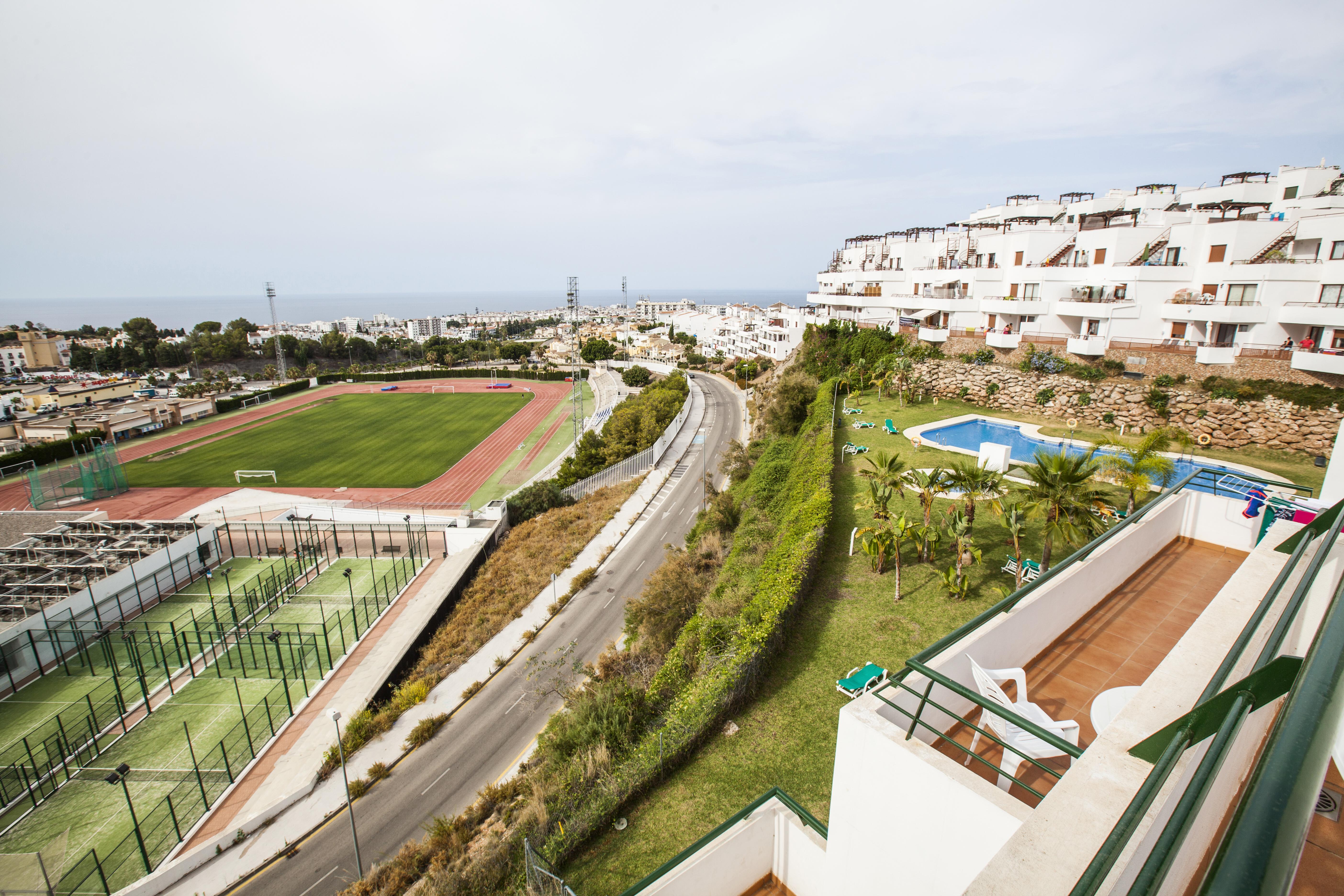 De 2* Nerja