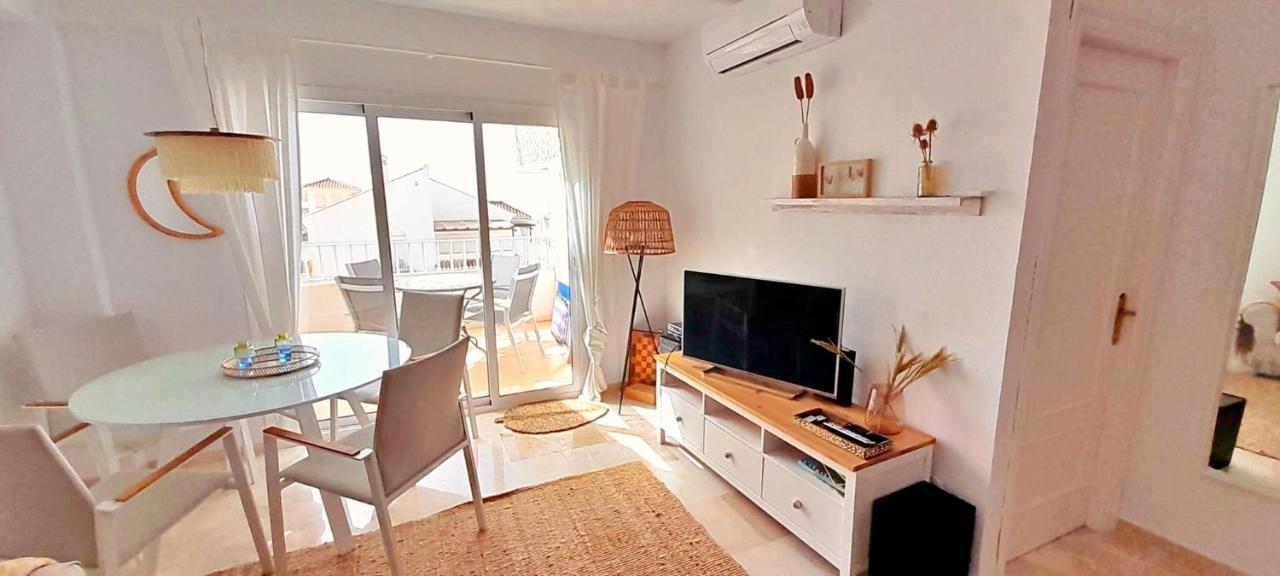 Urbanización Fuentes De Apartamento *