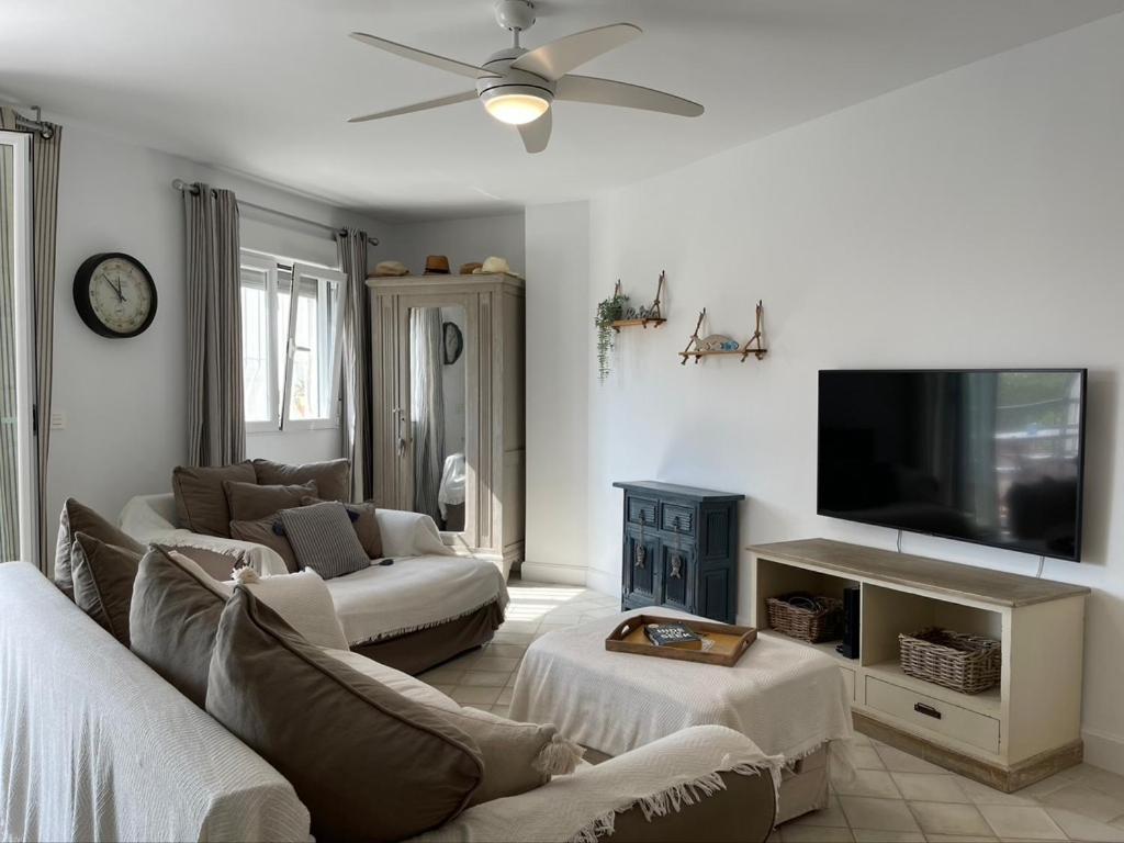 Apartamento Palmeras 3, *