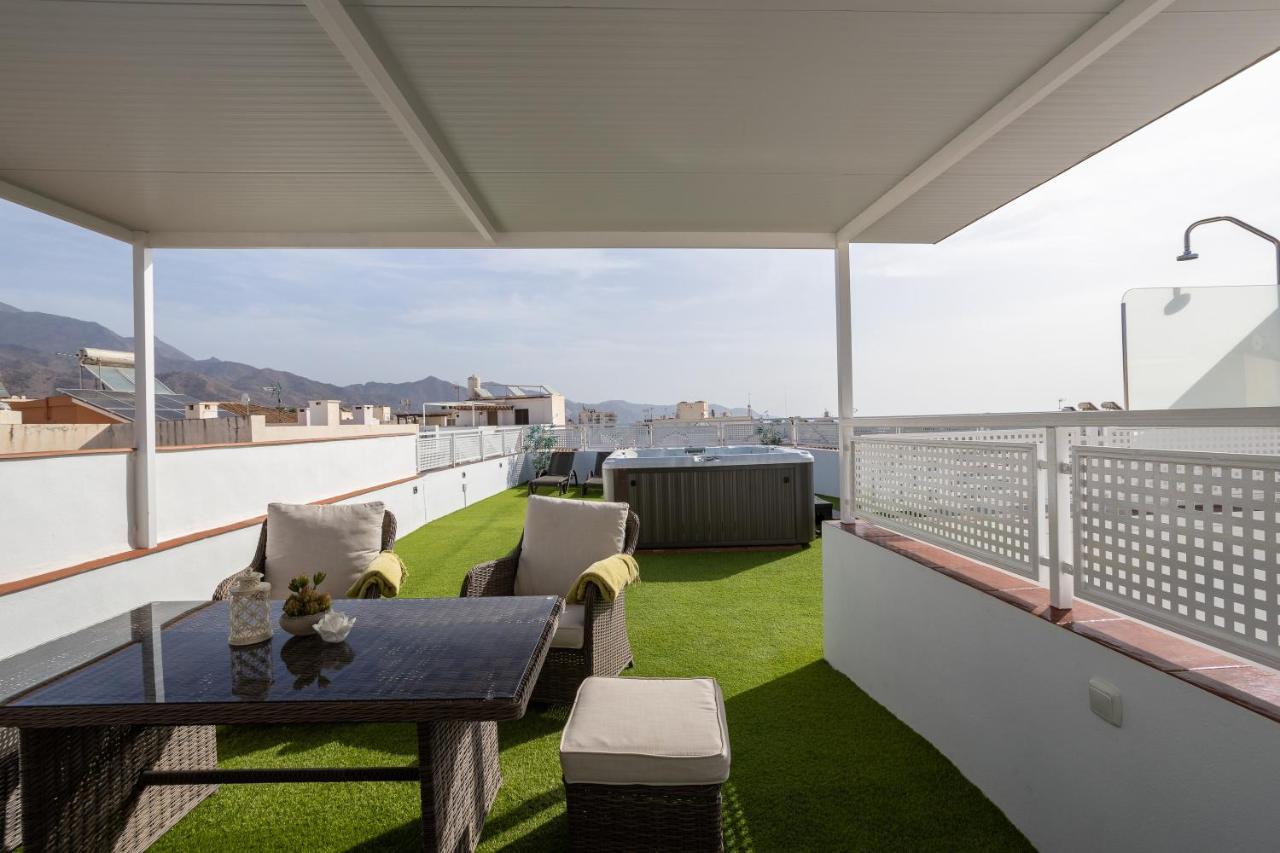 Terraza Mar Y Montana * Nerja