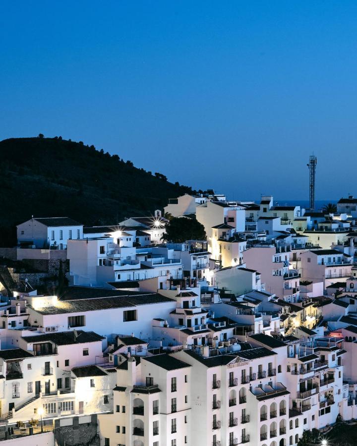 Holiday home ,nerja, Seaview, Pool, 3 Bedrooms, Huge Terrace And Garden Nerja
