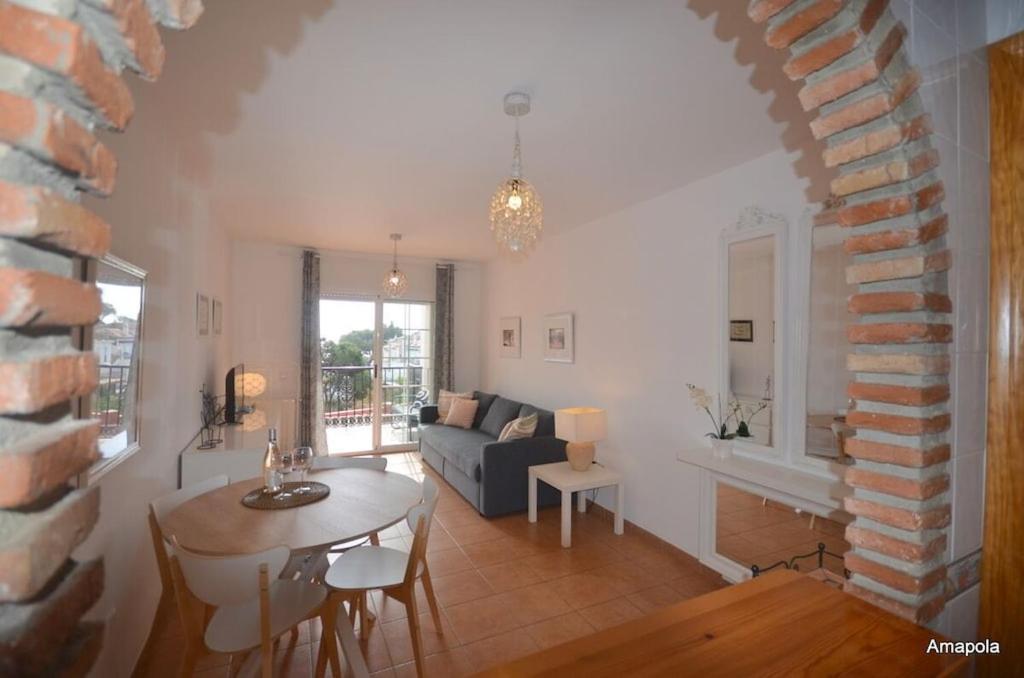 La Amapola, A Little Oasis With Sea View, 200 Meters From The Beach. Apartamento Nerja