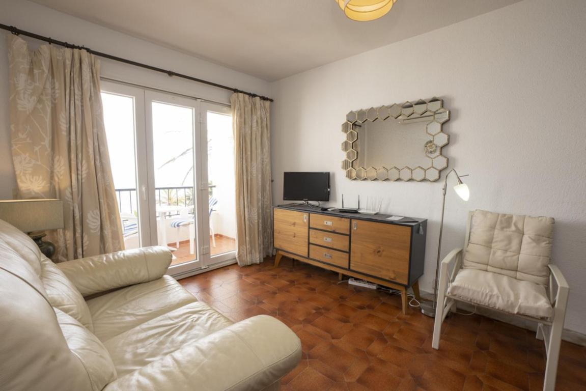 Palmeras 72 Menyber Apartment Nerja