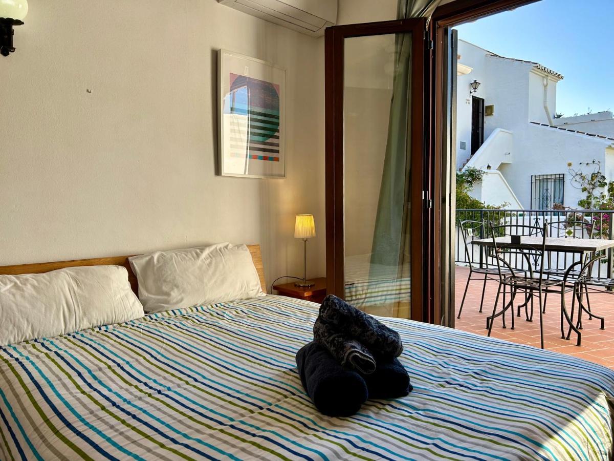 Casa Con Terraza Y Hermoso Jardín Comunal * Nerja