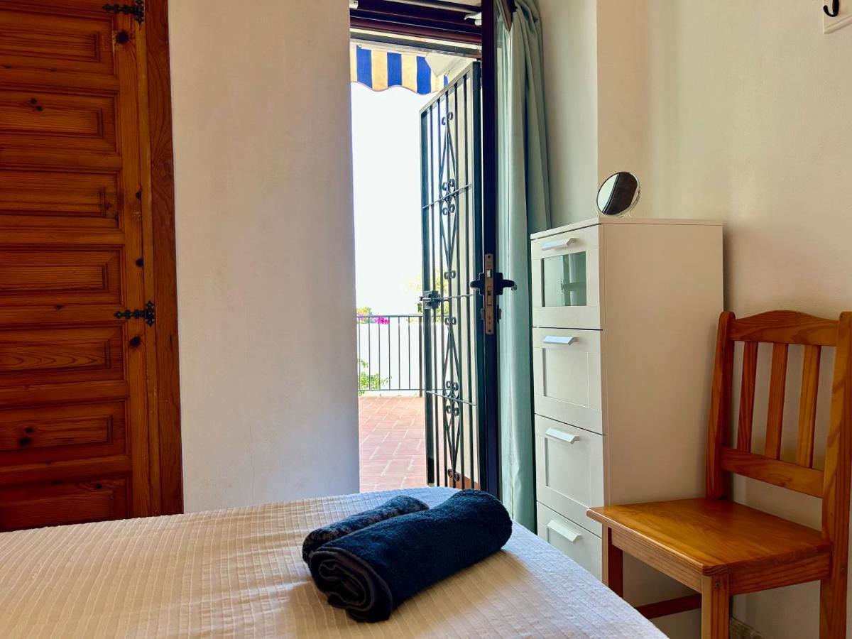 Casa Con Terraza Y Hermoso Jardín Comunal * Nerja