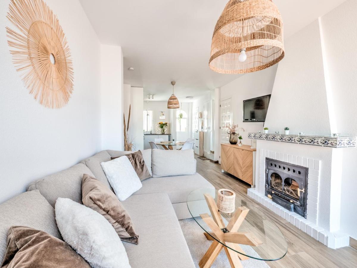 Apartamento Fantastic Penthouse With Roof Terrace In The Heart Of Nerja