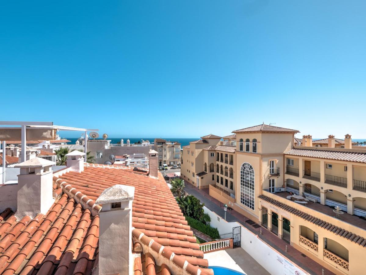 Fantastic Penthouse With Roof Terrace In The Heart Of Apartamento Nerja