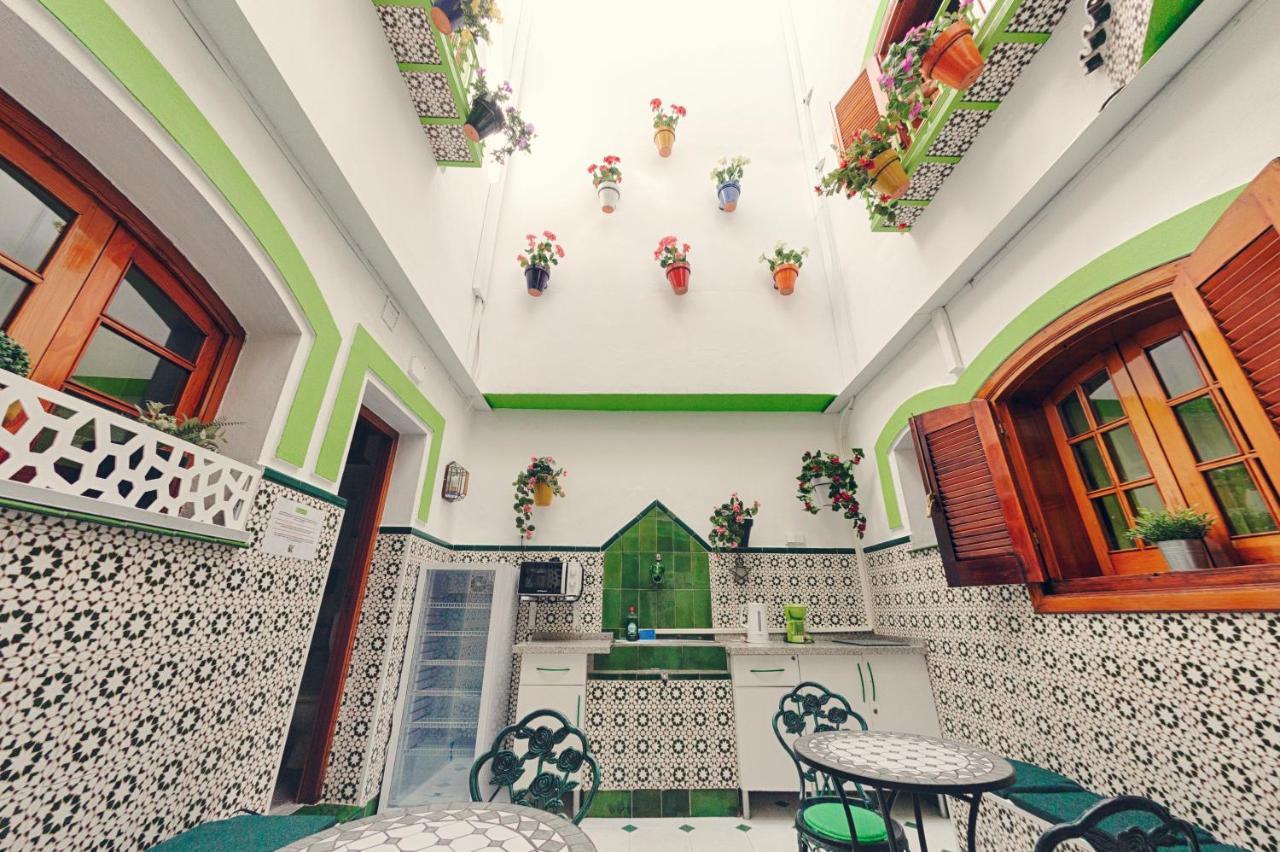 Charming Hostel *