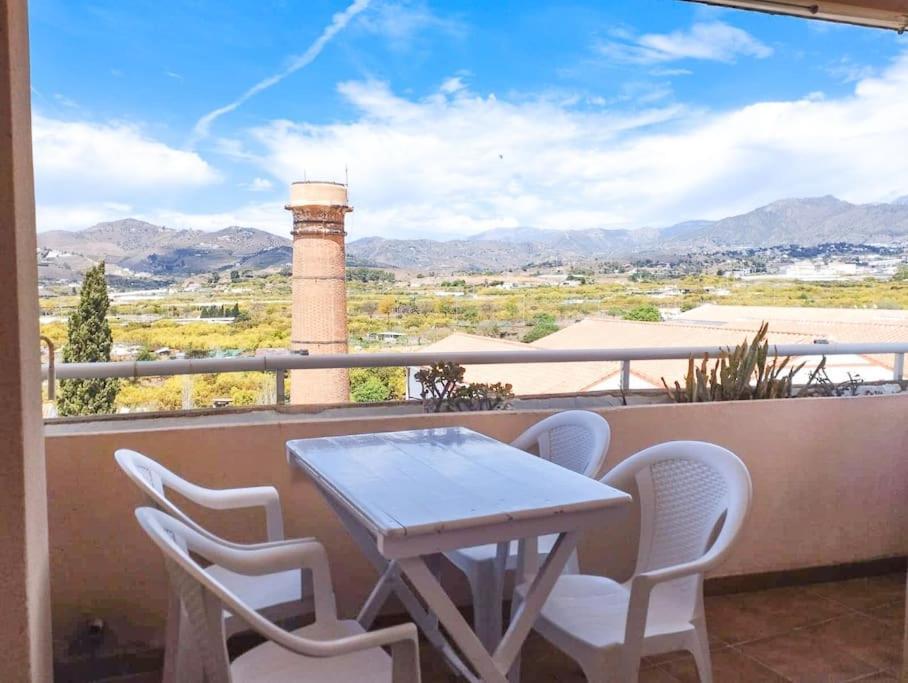 Spacious 4 Bedroom With Parking In Town Centre, Apartment *