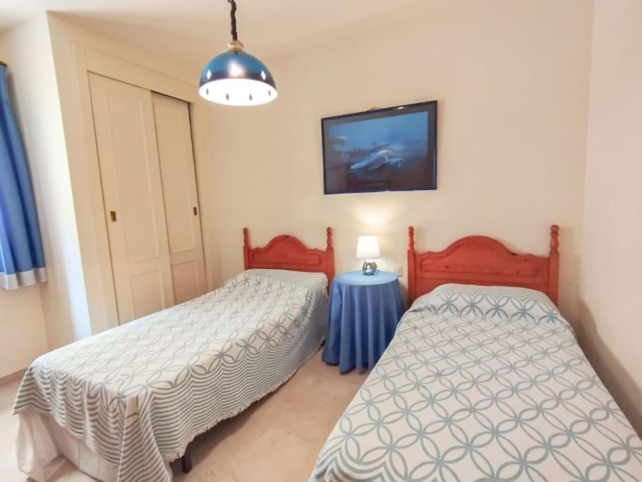 Apartment Spacious 4 Bedroom With Parking In Town Centre, Nerja